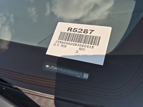 Certified 2025 Toyota Prius LE FWD image 18