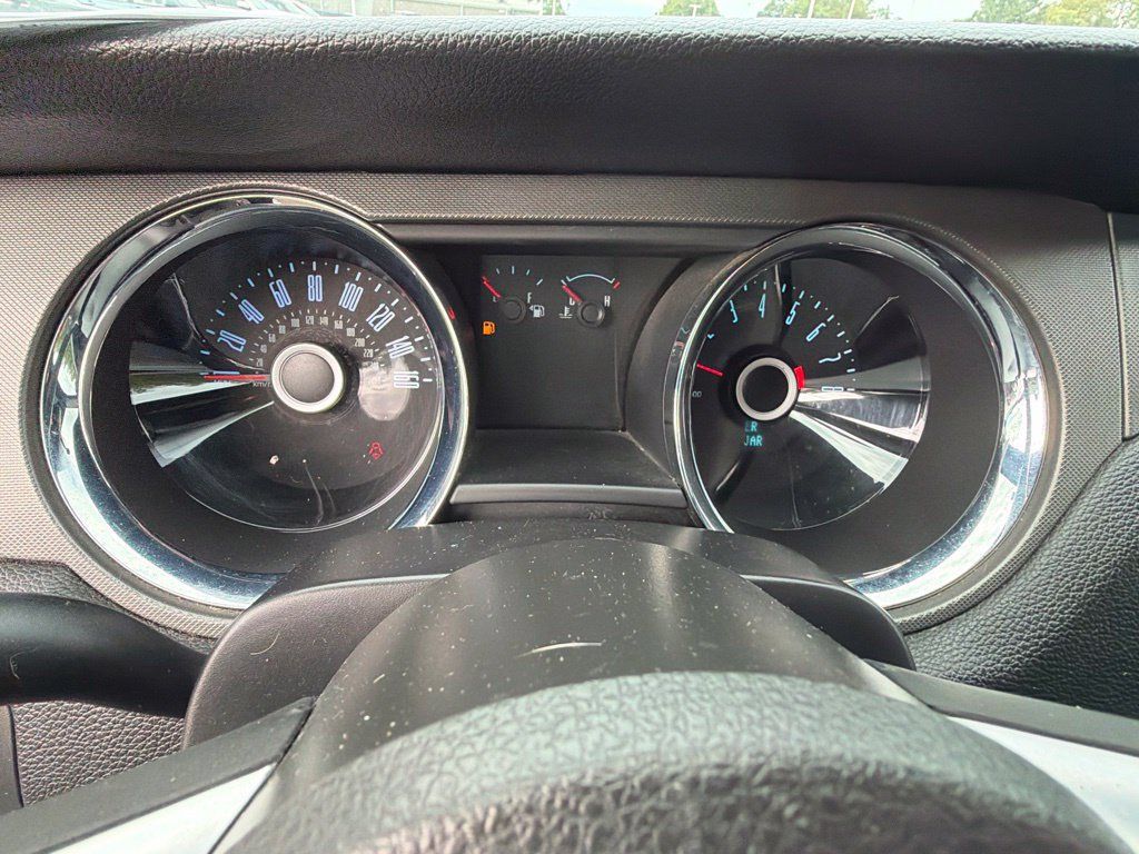 Used 2014 Ford Mustang Convertible RWD image 15