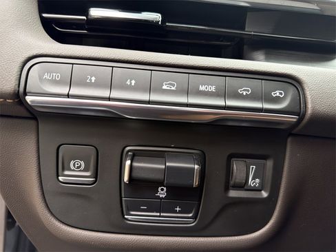 Certified 2024 Cadillac Escalade Sport w/ LPO, ONYX Package image 37