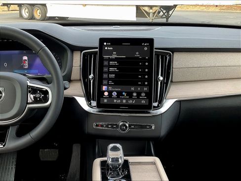 New 2026 Volvo XC90 B5 Plus w/ Protection Package AWD/4WD image 9