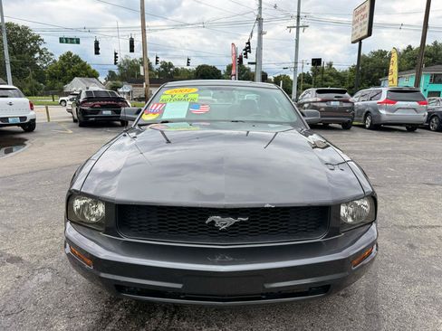 Used 2007 Ford Mustang Premium RWD image 2