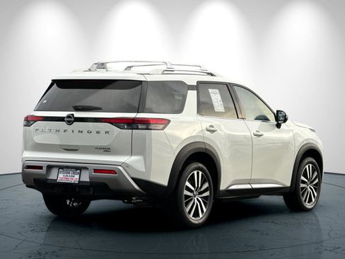 Used 2023 Nissan Pathfinder Platinum w/ Cargo Package image 4