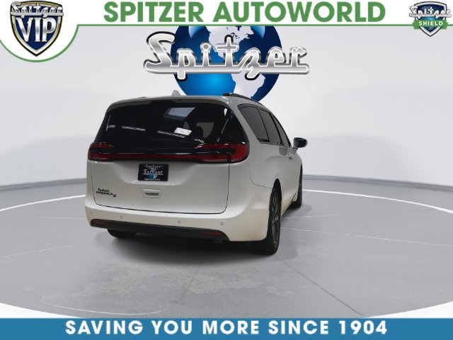 Used 2021 Chrysler Pacifica Touring w/ S Appearance Package FWD image 10