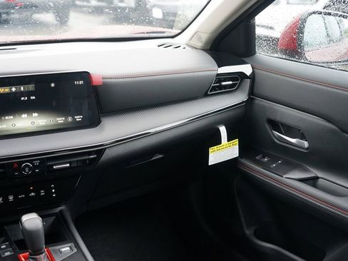 New 2025 Nissan Kicks SR image 26