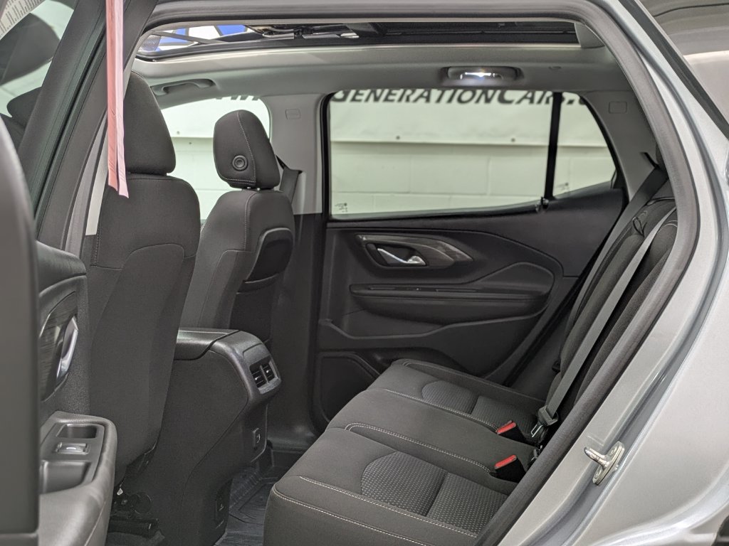 Used 2023 GMC Terrain SLE w/ Driver Convenience Package AWD/4WD image 31