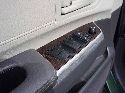 Used 2021 Toyota Sienna LE image 33