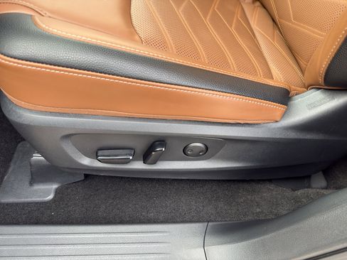 Certified 2025 Nissan Pathfinder Platinum w/ Cargo Package image 15