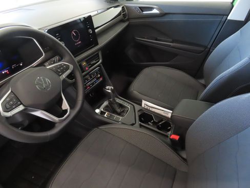 New 2026 Volkswagen Taos SE FWD image 22