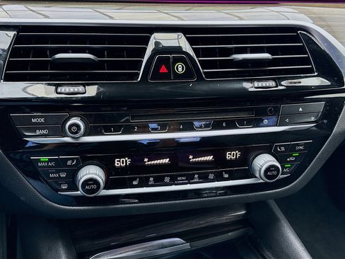 Used 2018 BMW 530e image 12