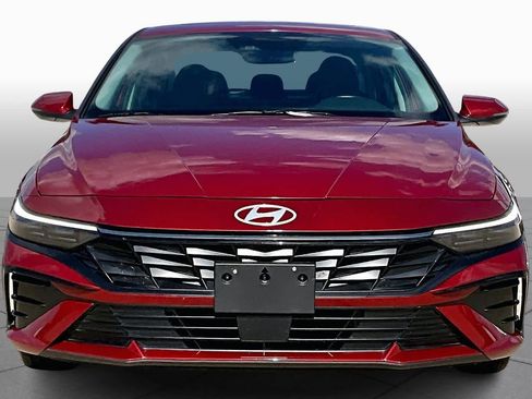Certified 2025 Hyundai Elantra Limited image 4