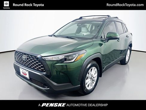 Used 2024 Toyota Corolla Cross LE image 1