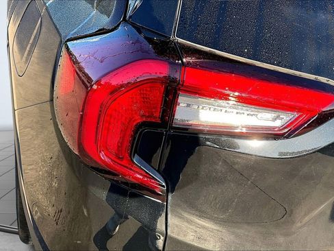 Used 2023 GMC Terrain SLE w/ Driver Convenience Package image 30