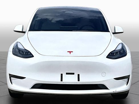 Used 2023 Tesla Model Y Long Range AWD/4WD image 3