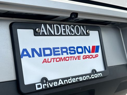 Used 2024 Nissan Pathfinder SL AWD/4WD image 16
