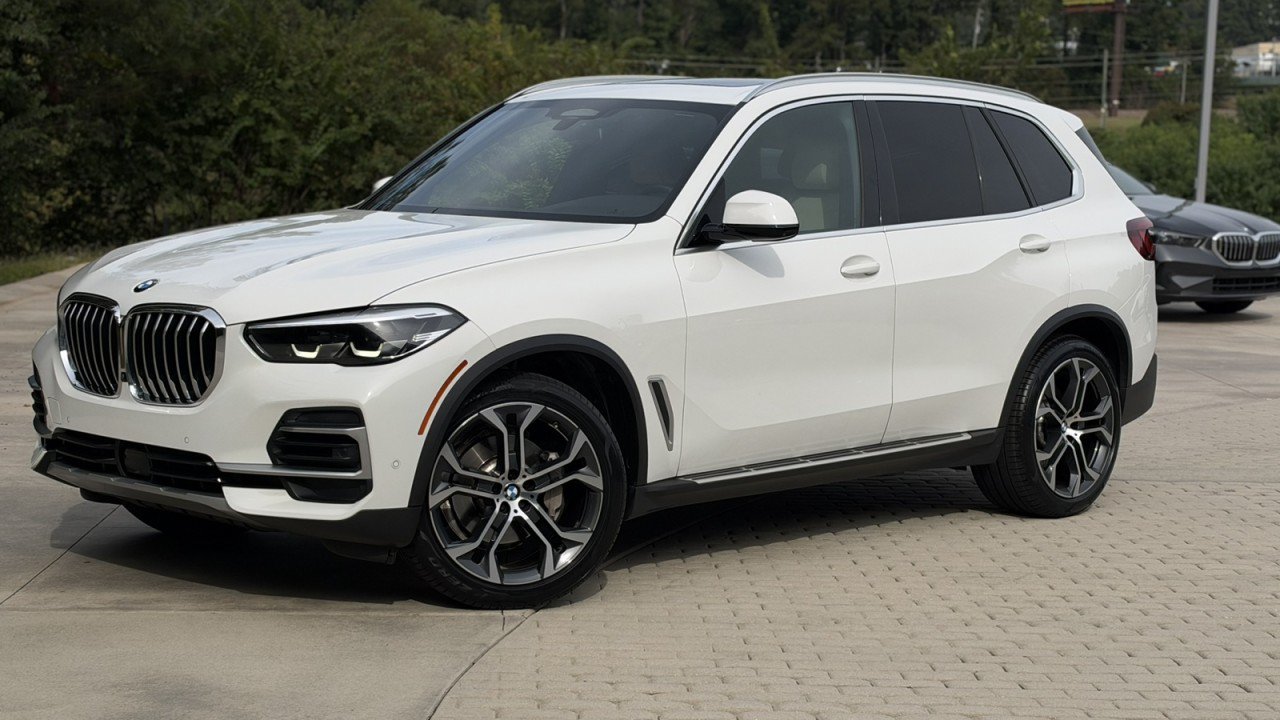 Used 2022 BMW X5 xDrive40i AWD/4WD image 1