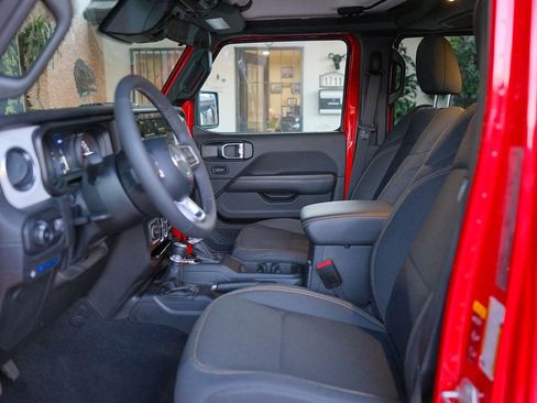 Used 2025 Jeep Wrangler Sahara w/ Safety Group image 10