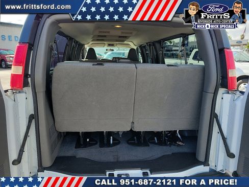 Used 2017 GMC Savana 3500 LT w/ LT Preferred Equipment Group image 16