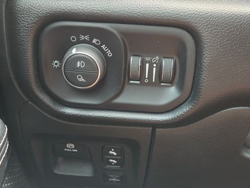 Used 2019 RAM 1500 Laramie w/ Sport Appearance Package AWD/4WD image 20