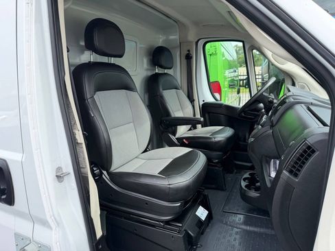 Used 2021 RAM ProMaster 2500 FWD image 9