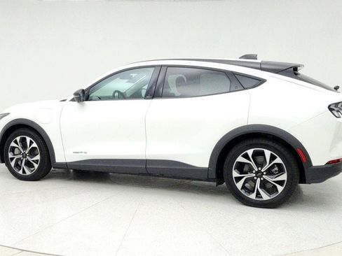 Used 2025 Ford Mustang Mach-E Select image 7