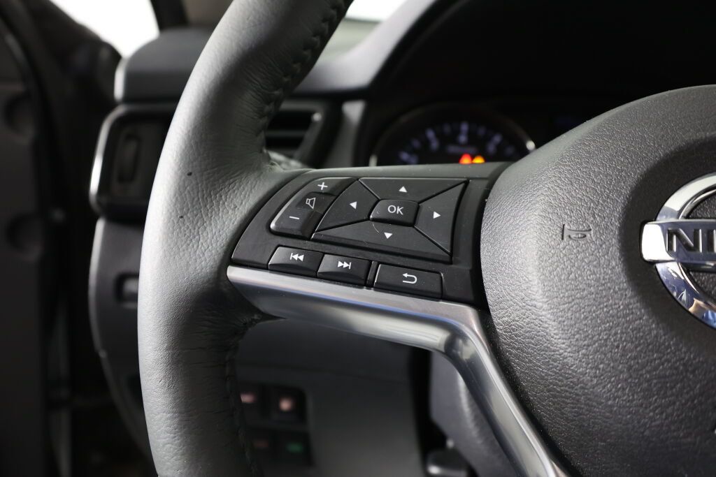 Used 2018 Nissan Rogue SV w/ Premium Package AWD/4WD image 33