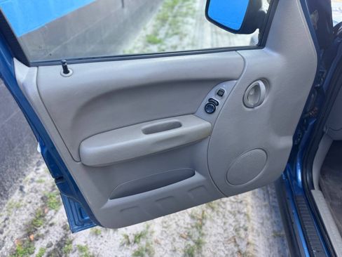 Used 2006 Jeep Liberty Sport RWD image 20