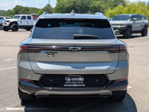 Used 2025 Chevrolet Equinox EV LT w/ Convenience Package FWD image 8