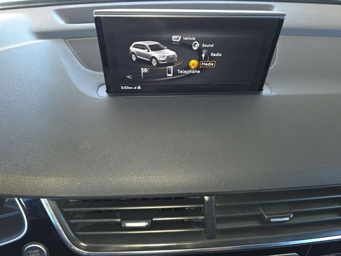 Used 2019 Audi Q7 3.0T Premium Plus w/ Premium Plus Package AWD/4WD image 13