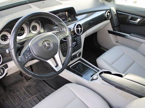 Used 2014 Mercedes-Benz GLK 350 4MATIC image 2