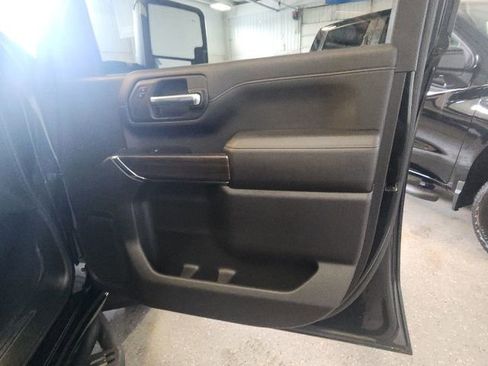 Used 2022 Chevrolet Silverado 2500 LT w/ Midnight Edition image 23