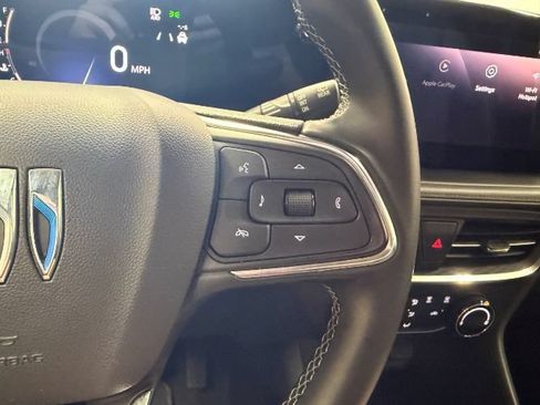Used 2025 Buick Encore GX Preferred AWD/4WD image 22