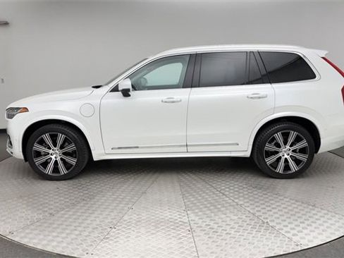 Used 2021 Volvo XC90 T8 Inscription w/ Lounge Package image 5