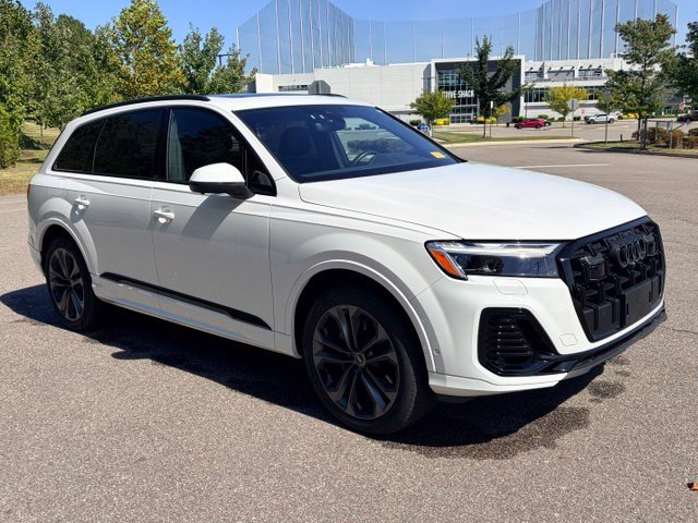 Used 2025 Audi Q7 3.0T Premium Plus w/ Premium Plus Package AWD/4WD image 3