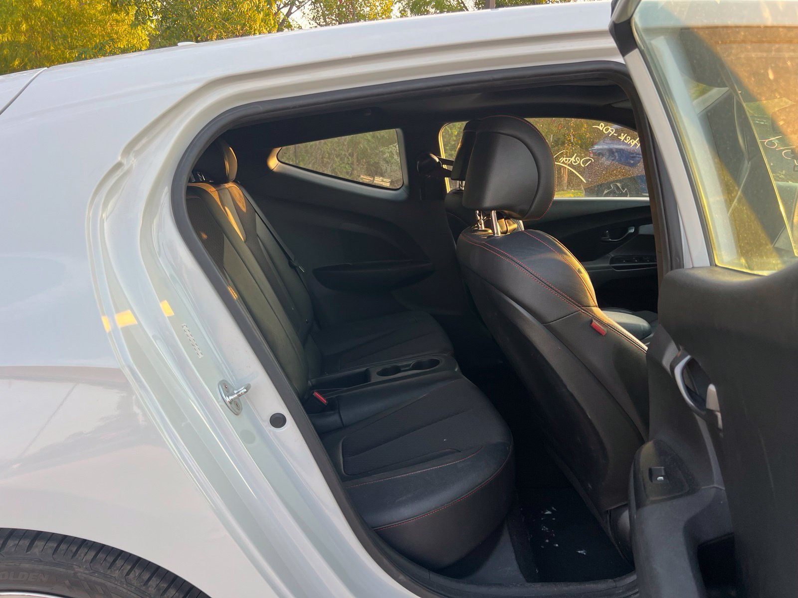 Used 2019 Hyundai Veloster Turbo FWD image 15