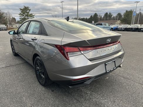 Used 2023 Hyundai Elantra SEL image 4