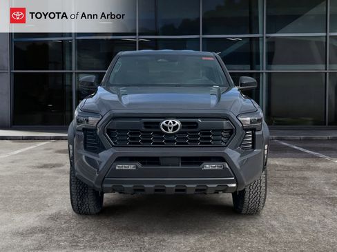 Used 2025 Toyota Tacoma TRD Off-Road image 12