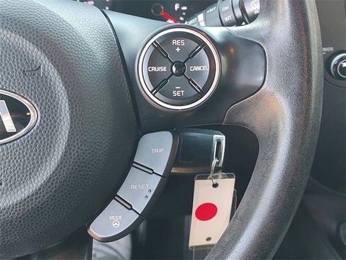 Used 2014 Kia Soul + image 21
