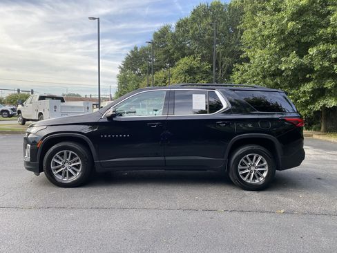 Used 2023 Chevrolet Traverse LT FWD image 6