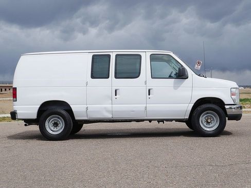 Used 2013 Ford E-250 and Econoline 250 image 6