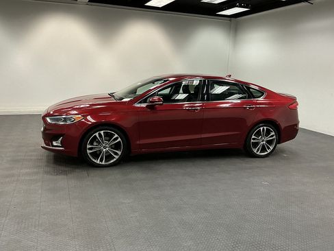 Used 2019 Ford Fusion Titanium AWD/4WD image 2