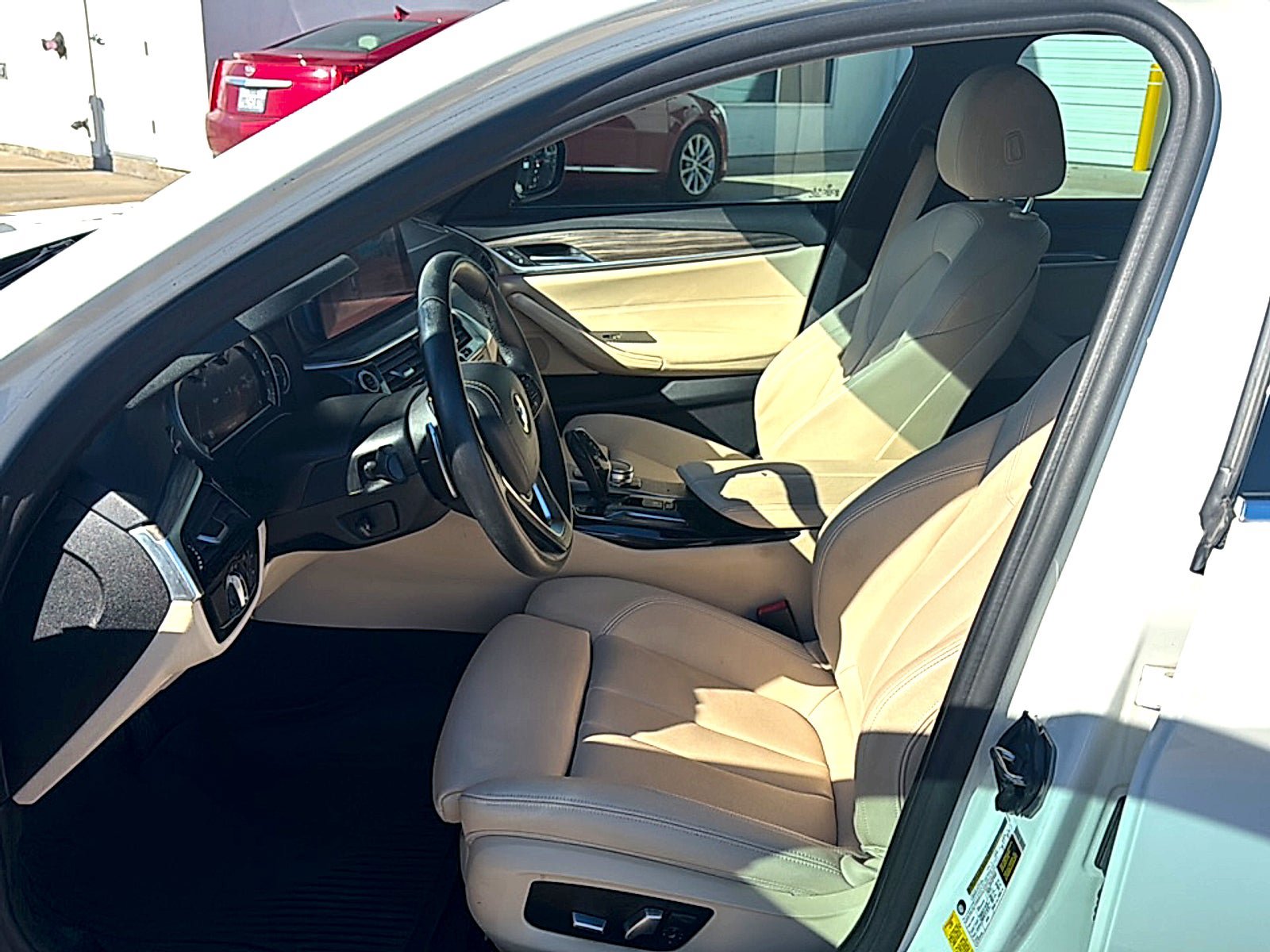 Used 2019 BMW 530i w/ Convenience Package RWD image 6