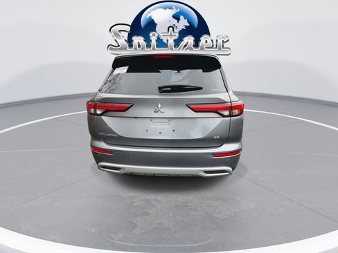 Used 2024 Mitsubishi Outlander SE image 9