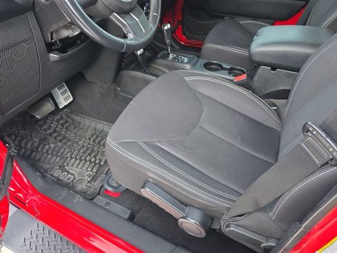 Used 2014 Jeep Wrangler Unlimited Sahara w/ Connectivity Group image 13