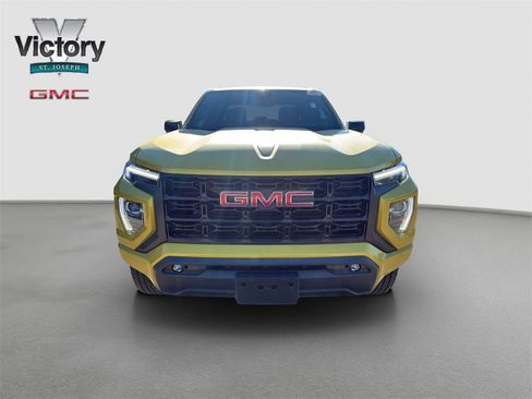 Used 2023 GMC Canyon Elevation image 2