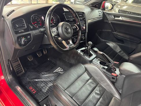 Used 2018 Volkswagen GTI Autobahn FWD image 16