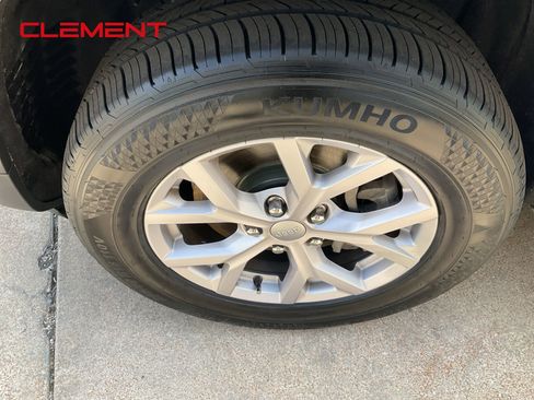 Used 2022 Jeep Grand Cherokee L Limited AWD/4WD image 7