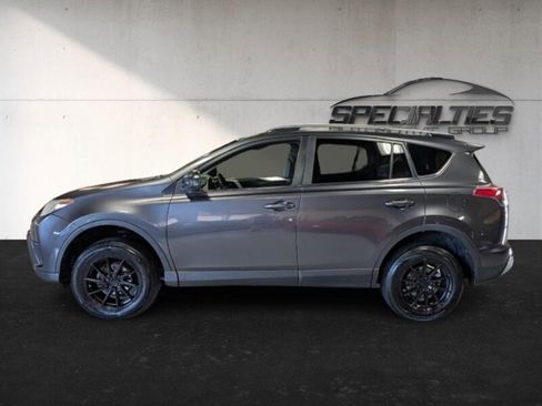 Used 2017 Toyota RAV4 LE image 7