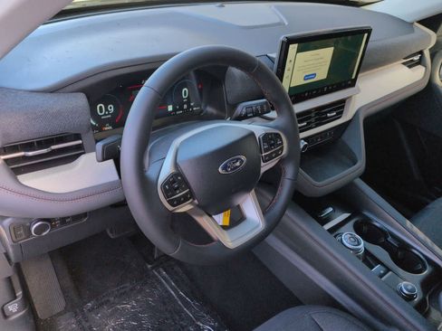 New 2025 Ford Explorer Active image 10
