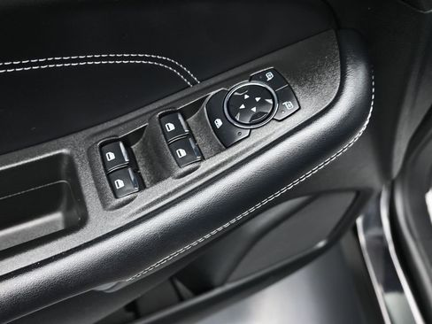 Used 2024 Ford Edge Titanium image 10