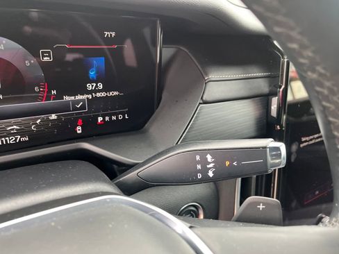 Used 2025 GMC Acadia Elevation image 29